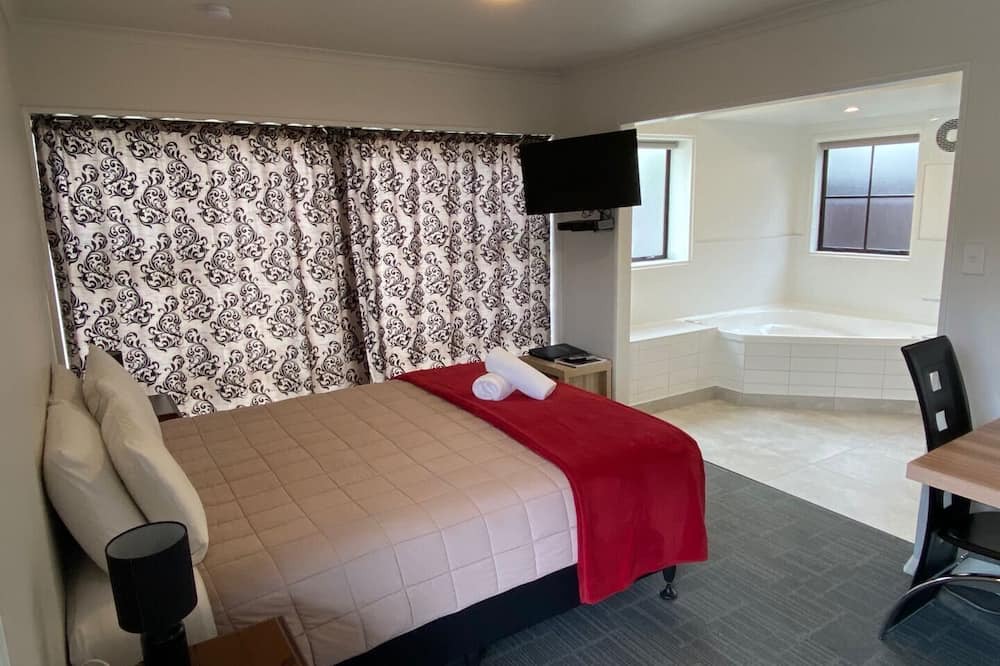 Merivale Hotel | Southern Comfort Motel