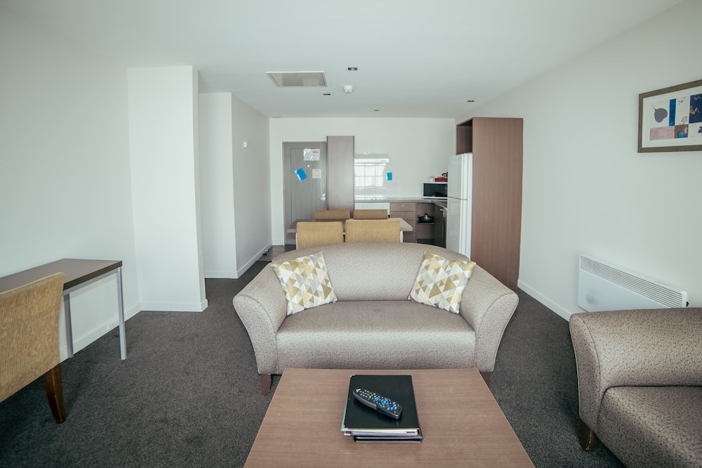 Burnside Hotel | Airport Delta Motel