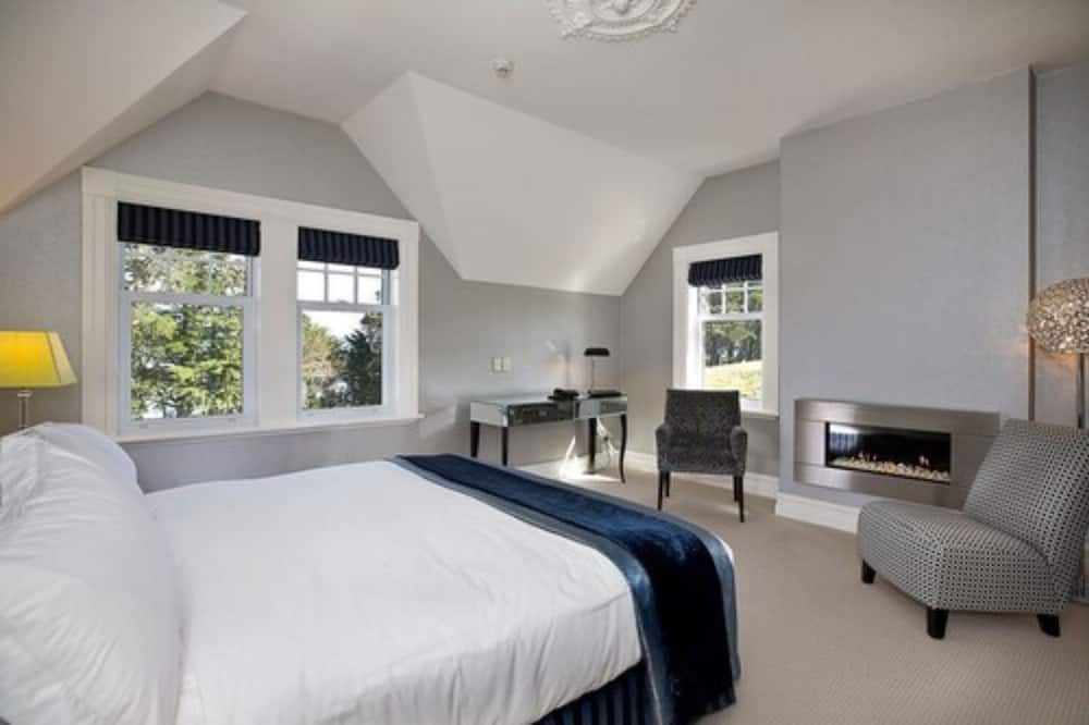 Dunedin Cabin | Camp Estate