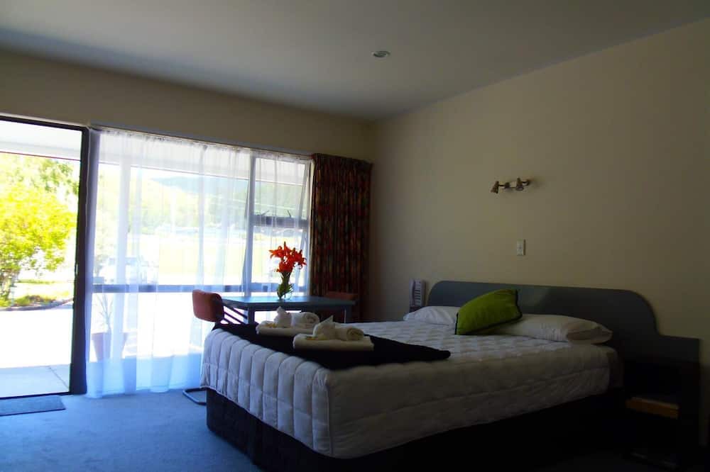 Paraparaumu Hotel | Kapiti Lindale Motel & Conference Centre