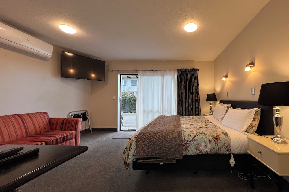 Merivale Hotel | Strathern Motor Lodge