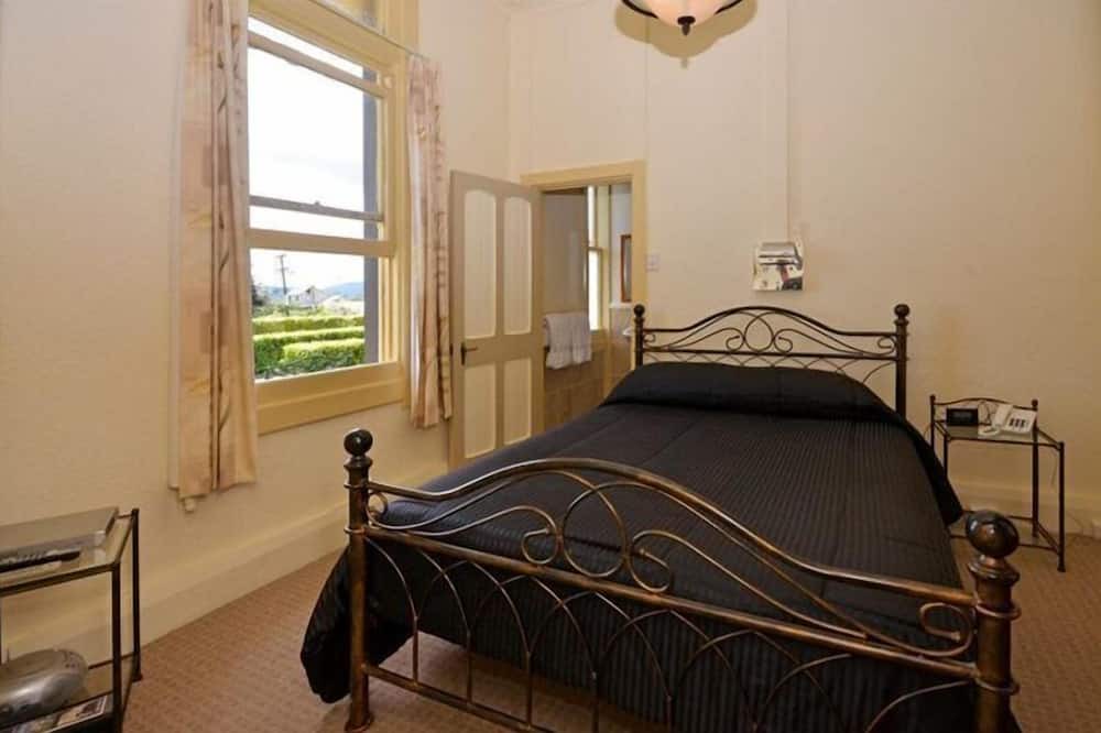 Huntly House | Manor Views