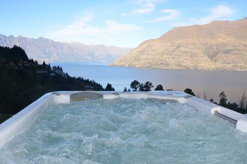 Fernhill Apartment | Mountain Elegance - with spa