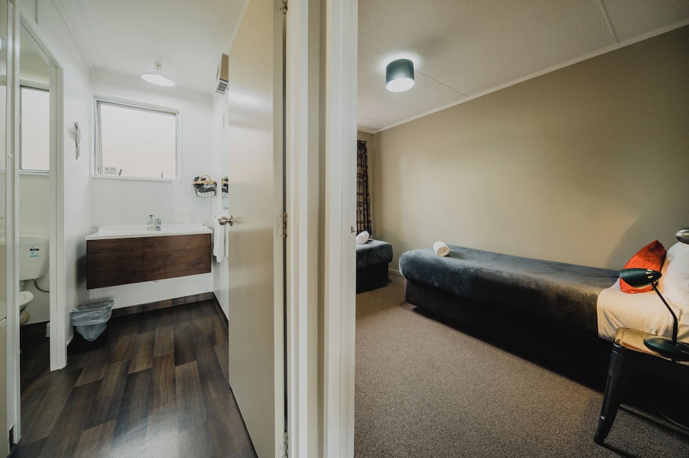 Tekapo Hotel | Lakes Edge Holiday Park