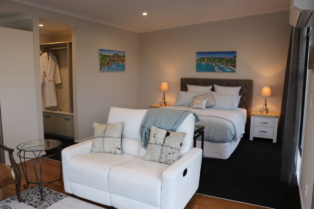 Pakowhai House | Kalldeen Luxury Accommodation