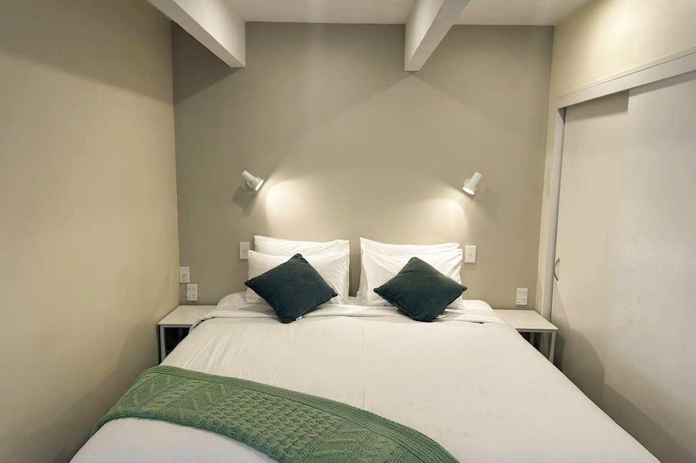 Tahunanui Hotel | Castles Motel and Driftwood Motel