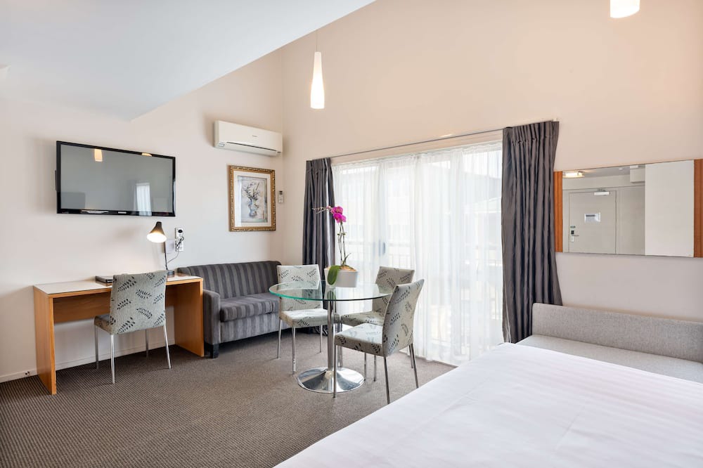 Epsom Hotel | Best Western Newmarket Inn & Suites