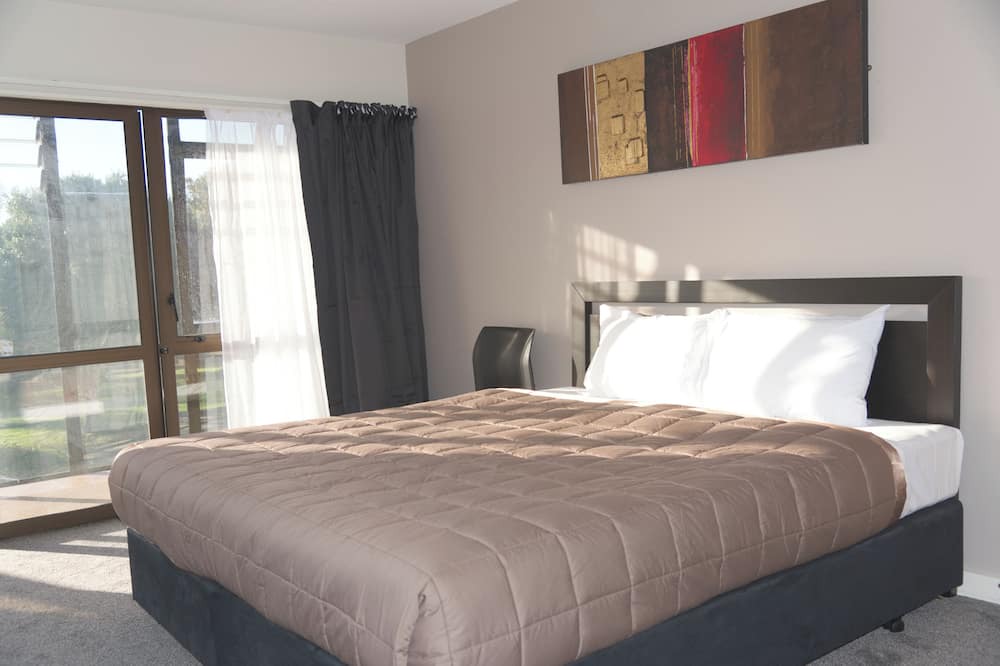 Porirua Hotel | Aotea Lodge
