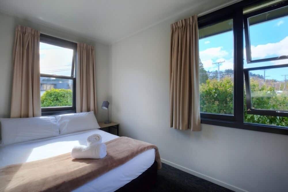 Queenstown City Centre Hostel | The Black Sheep Backpackers