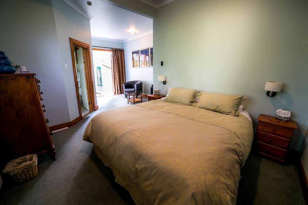 Takaka Bed & Breakfast | The Shady Rest B&B