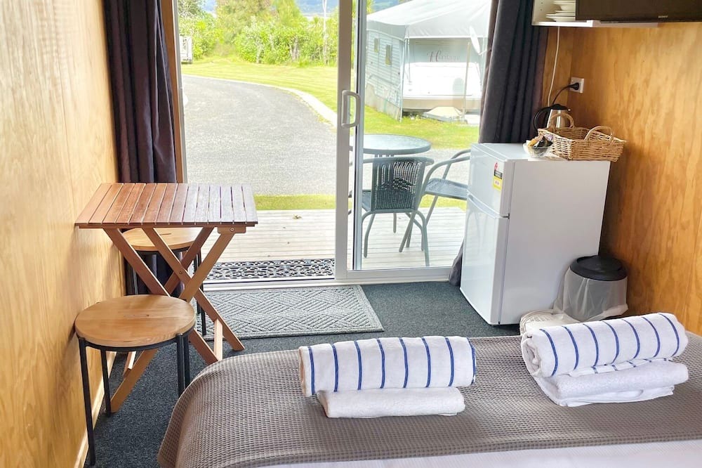 Athenree Hotel | Athenree Hot Springs & Holiday Park