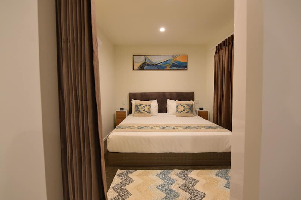 St. Heliers Hotel | Regal Residency