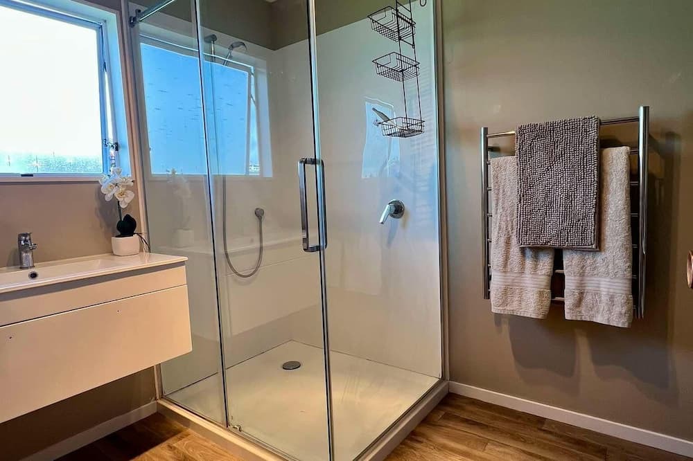 Fitzroy House | Cosy family cottage home in a great location
