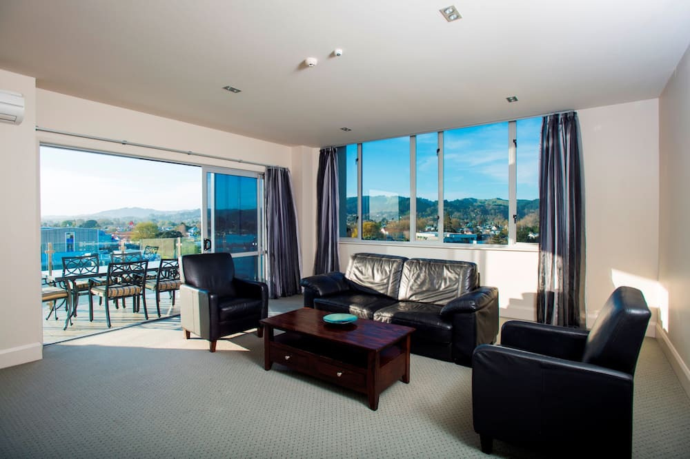 Gisborne Hotel | Emerald Hotel
