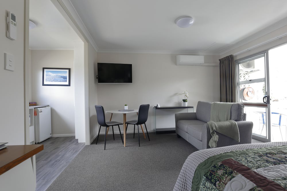 Te Anau Hotel | Aden Motel