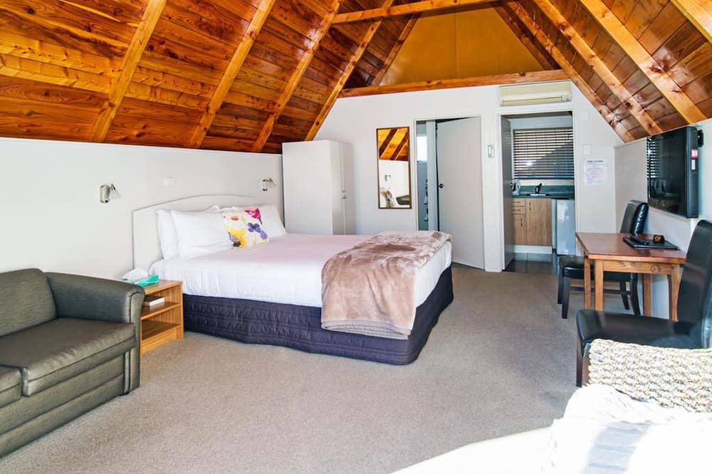Twizel Hotel | Mountain Chalets Motel