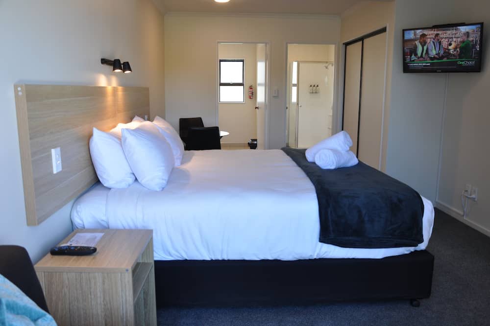 Tahunanui Hotel | Balmoral Motel