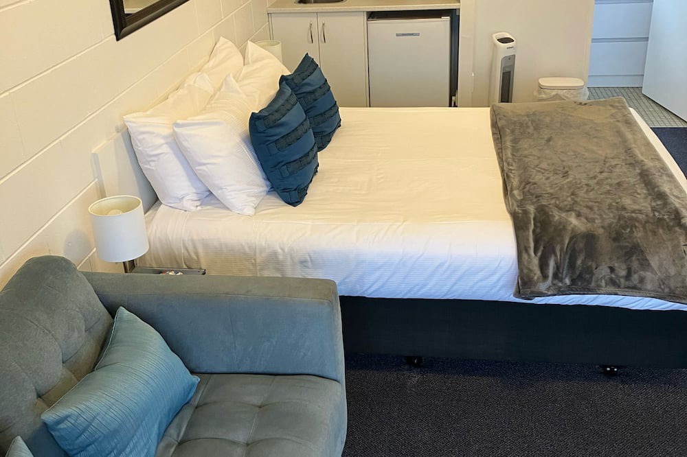 Waikanae Hotel | Kapiti Gateway Motel