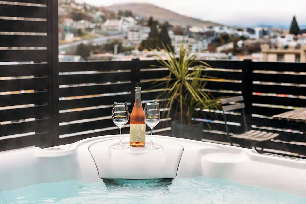 Queenstown Cabin | The Dairy Hotel Queenstown, A Naumi Chapter