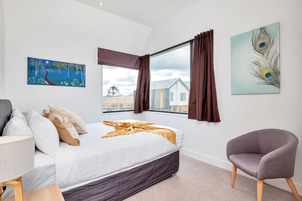 Hobsonville House | Wonderful Hobsonville Three Bedroom Home