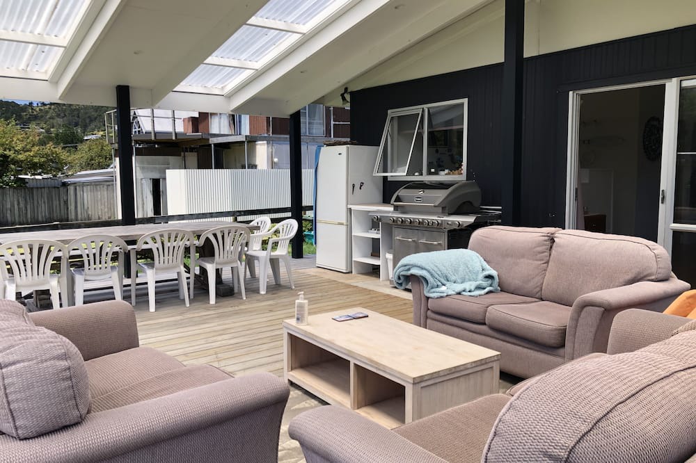 Hahei House | Cosy Traditional Kiwi Bach