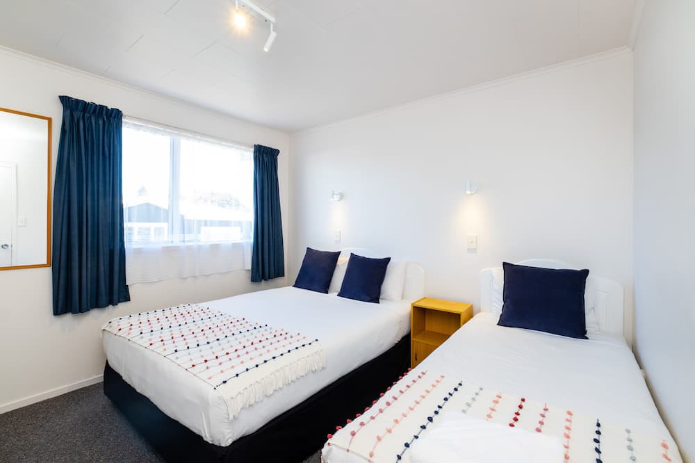Taupo Hotel | Chevron Motel