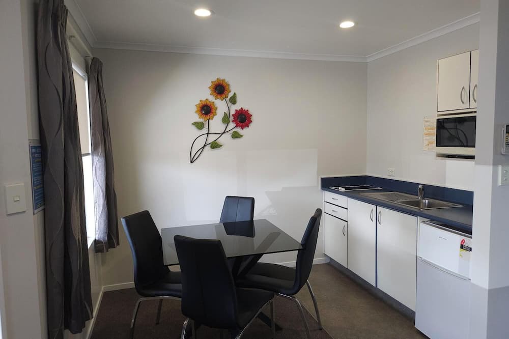 Te Awamutu Hotel | ASURE Albert Park Motor Lodge