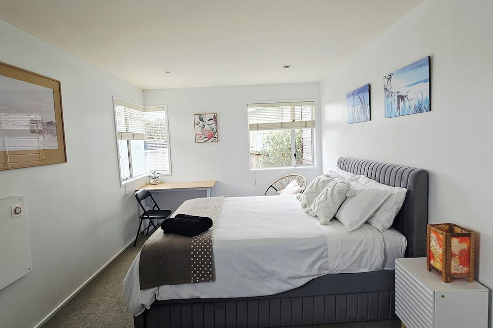 Three Kings House | LILYPAD 4-bedroom Urban Retreat Auckland