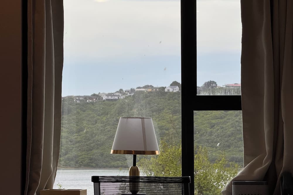 Porirua Hotel | Harbour View Hotel