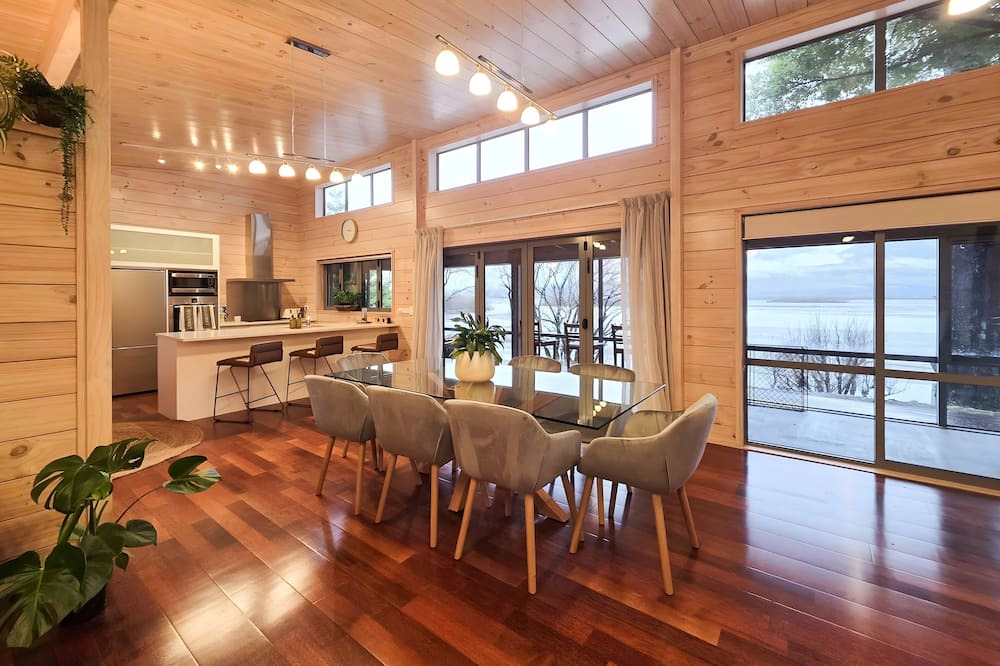 Kinloch House | Whare Puwaha