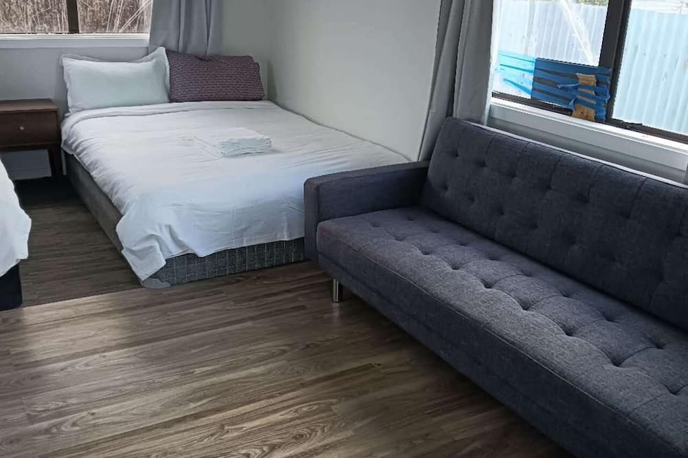 Kawaha Point Ski Chalet | 4 Double Beds and 2 Sofa Bed chalet