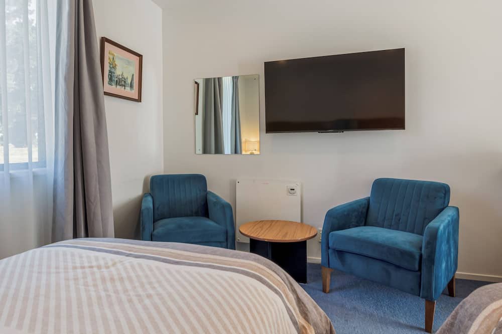 Christchurch Cabin | Harewood Lodge