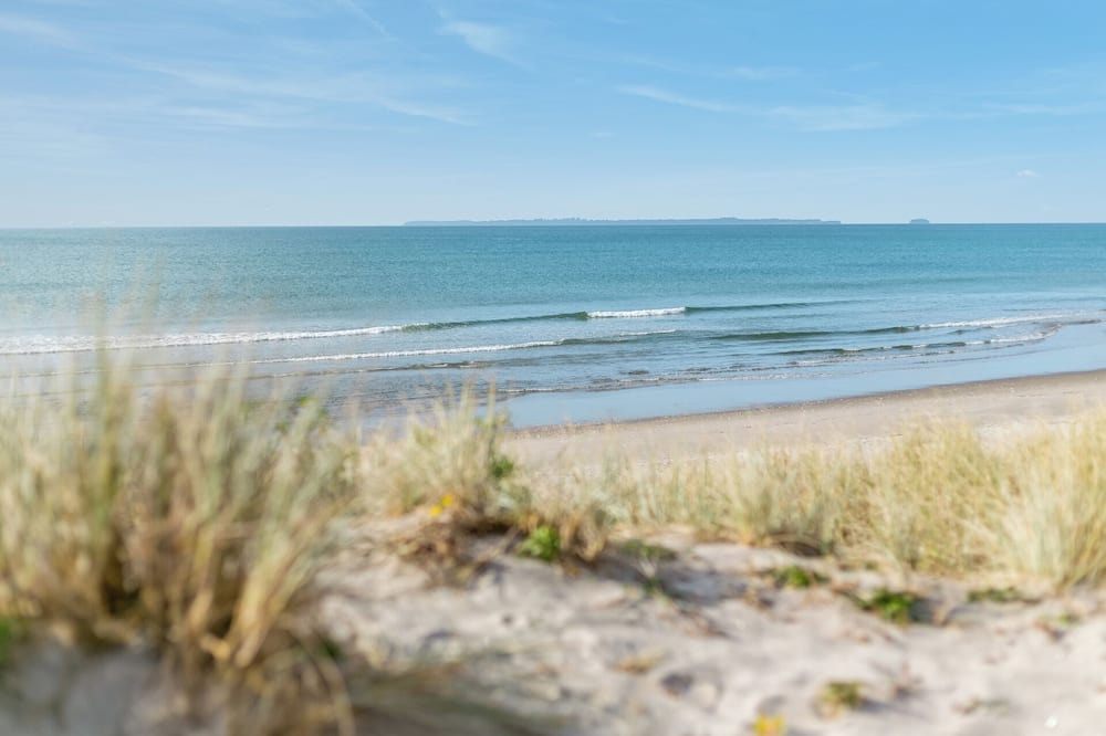 Papamoa Beach House | Papamoa Waves - Seaside Getaway