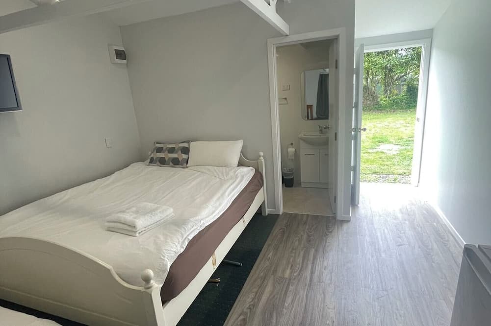 Rotorua Ski Chalet | 2 Double 1 Sofa bed chalet unit B