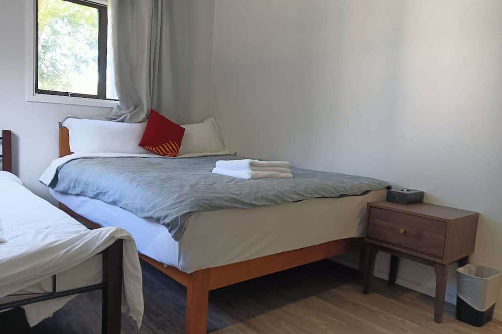 Kawaha Point Ski Chalet | 1 Bedroom garden chalet 7B