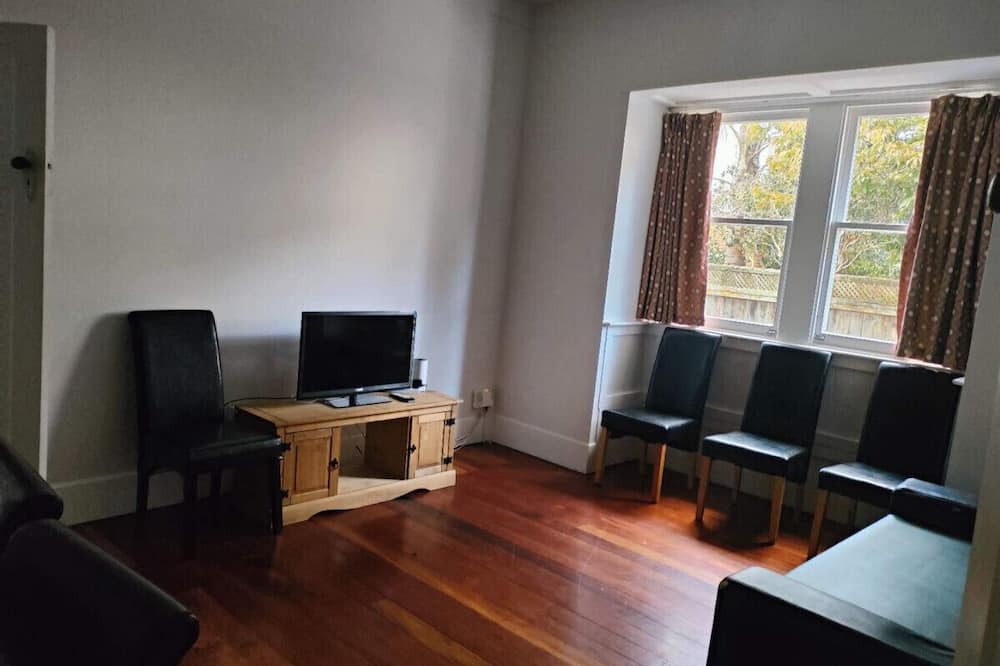Epsom House | 5 Bedroom House 7 Rangiatea Road