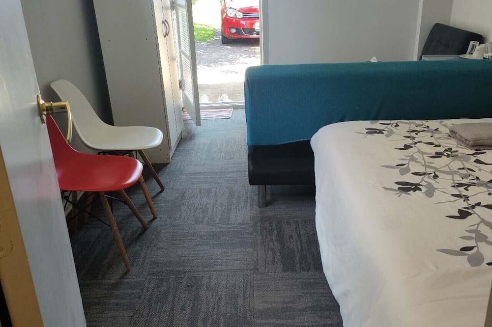 Epsom Apartment | 1 Double and 1 sofa bed Studio