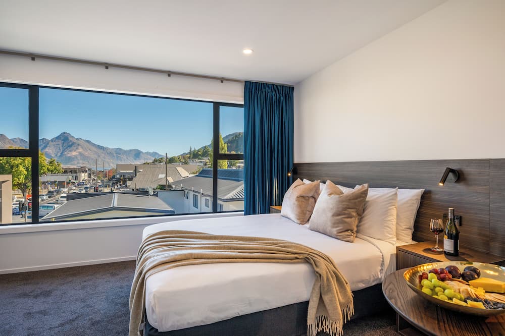 Queenstown City Centre Hotel | Luxe Suites and Apartments