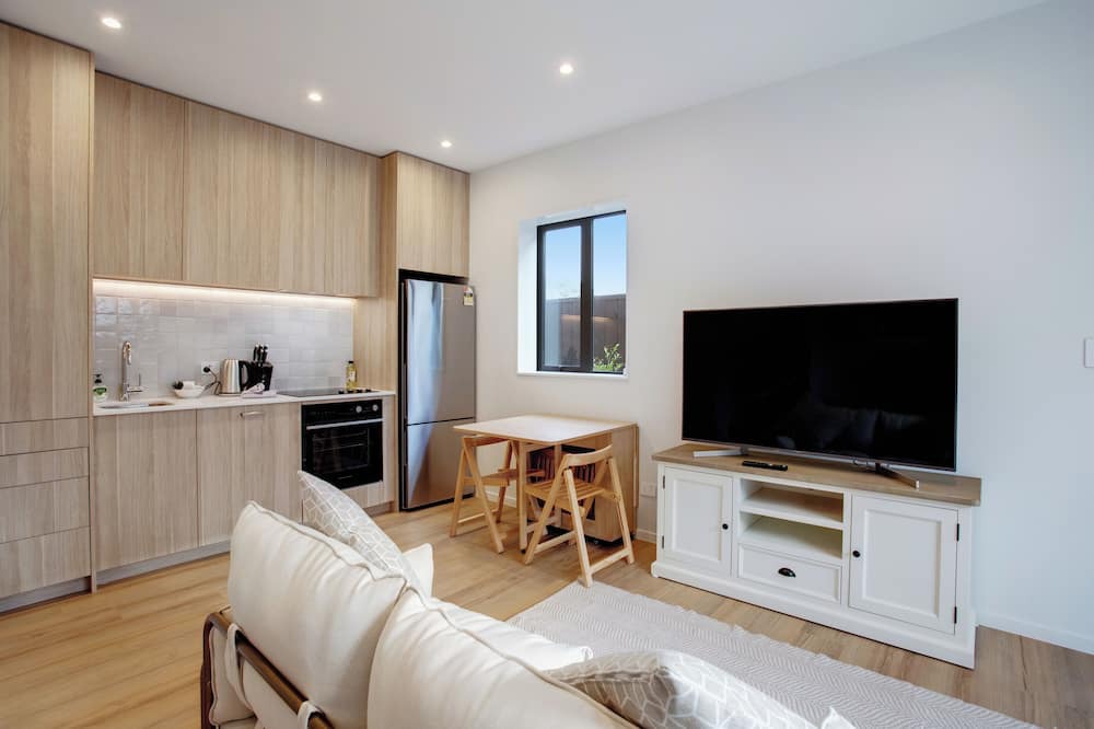 Greenlane - Ellerslie Apartment | Urban Vogue Escape with Parking- Air-con
