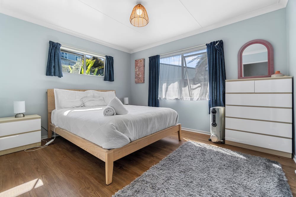 Raglan House | Surf Shack Haven - Raglan Holiday Home