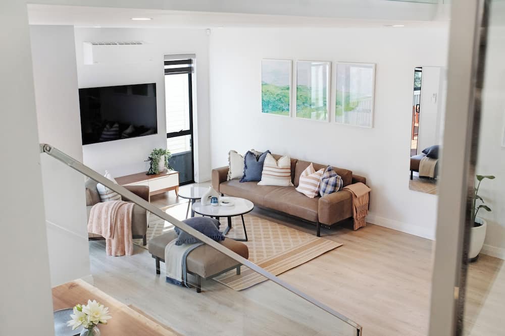 Sandringham Apartment | Central Oasis Townhouse with Parking
