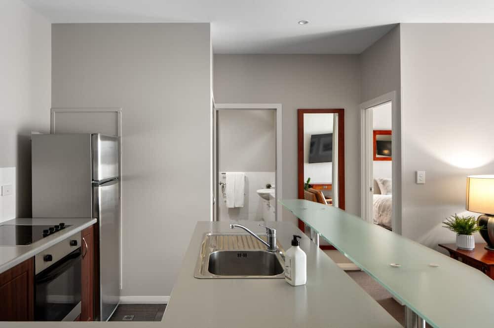 Gisborne Apartment | 1BR Apartment | 5 minutes walk (600m) to CBD!