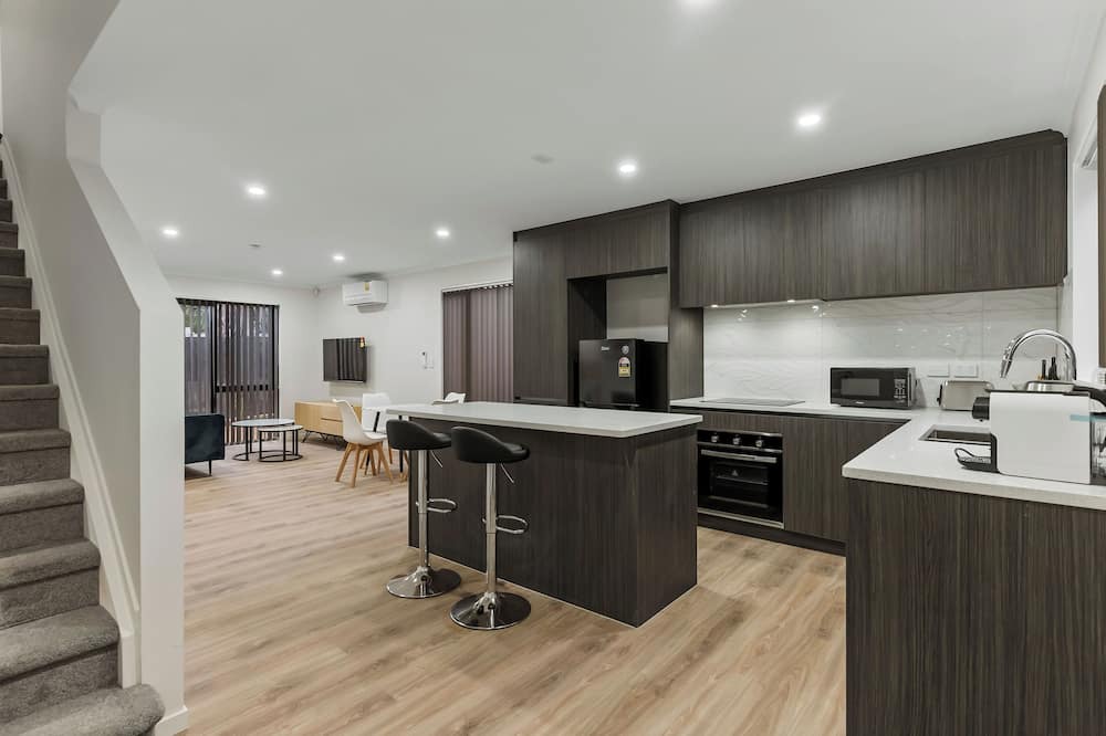 Papakura House | 2 Bed Room House - Holiday Home/Short term Rent