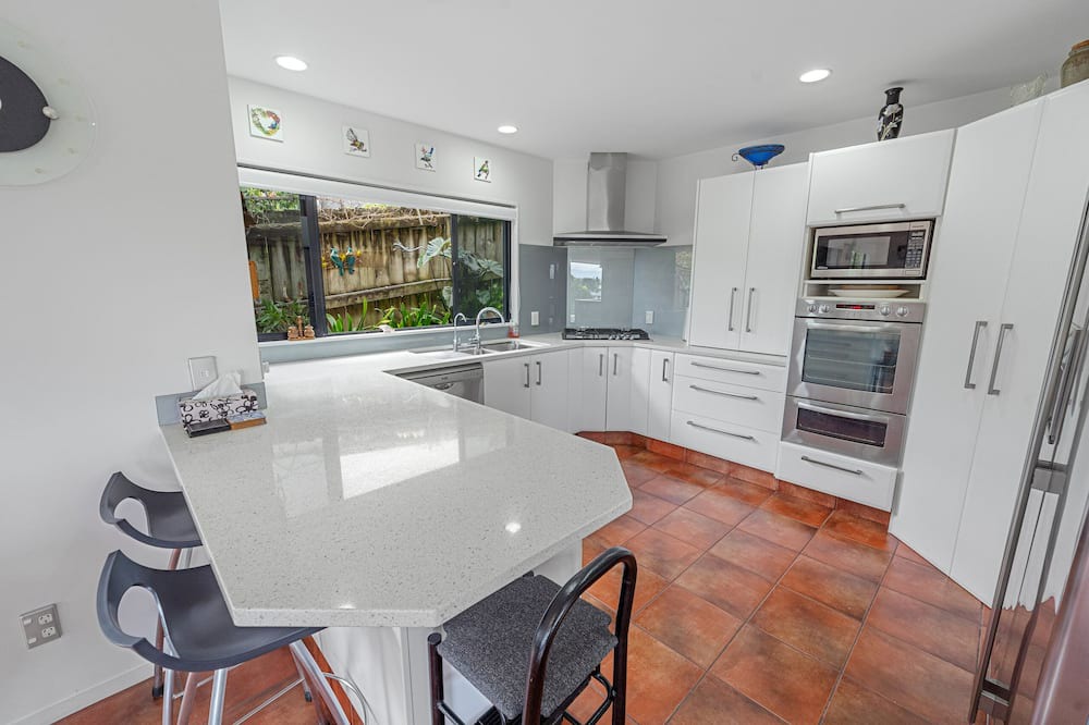 Tauranga House | Bellevue Paradise - Tauranga Holiday Home