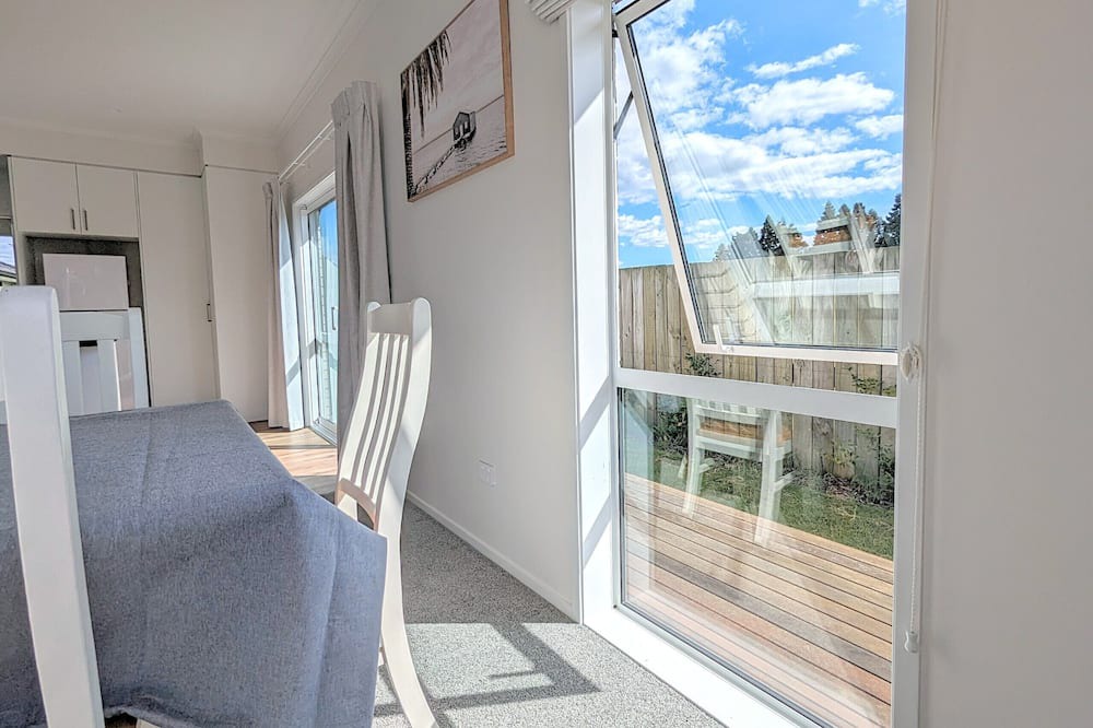 Owhata House | Beautiful Brand New Four-bed home near Redwood