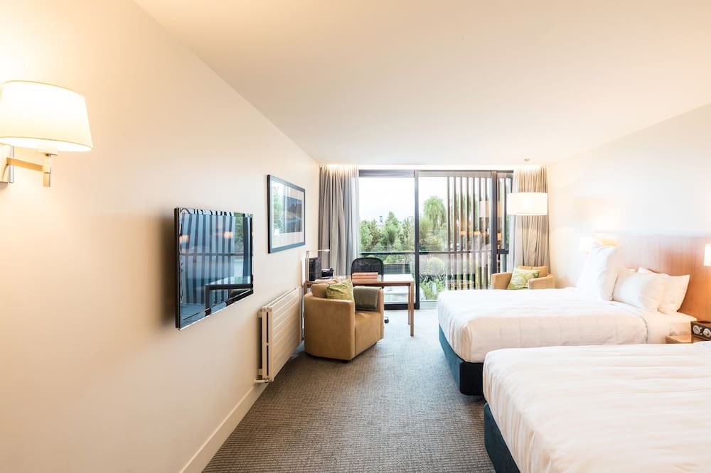 Burnside Hotel | Commodore Airport Hotel