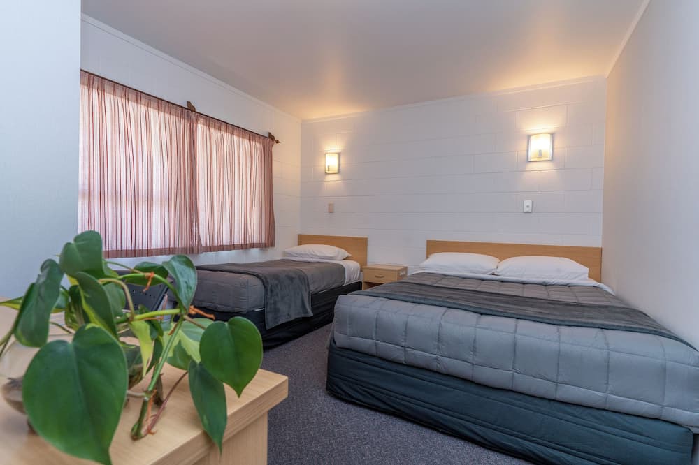 Kaitaia Hotel | Loredo Motel