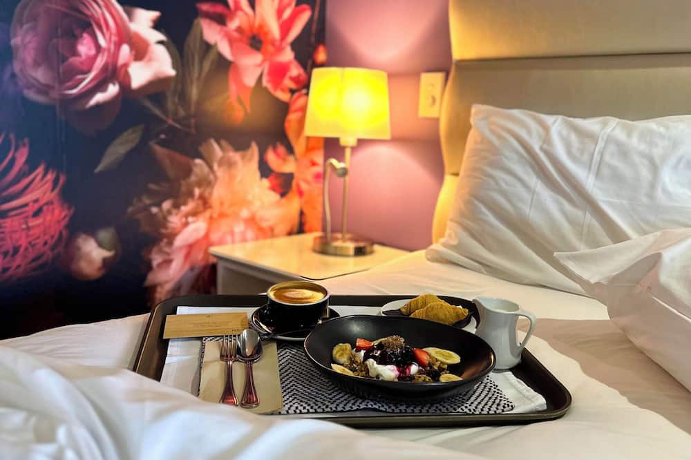 Nelson Hotel | Tides Hotel