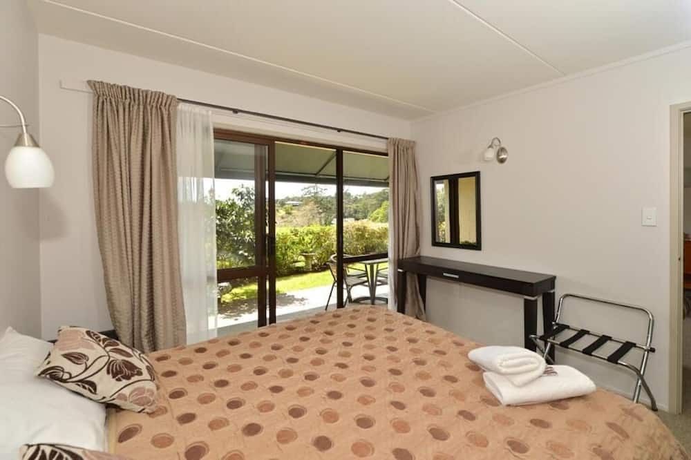Haruru Hotel | Waterfalls Estate - Motel & Campground