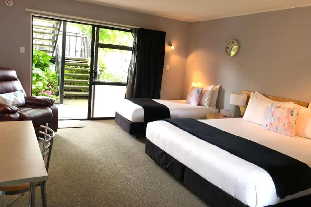 Palmerston North Hotel | Hacienda Motor Lodge